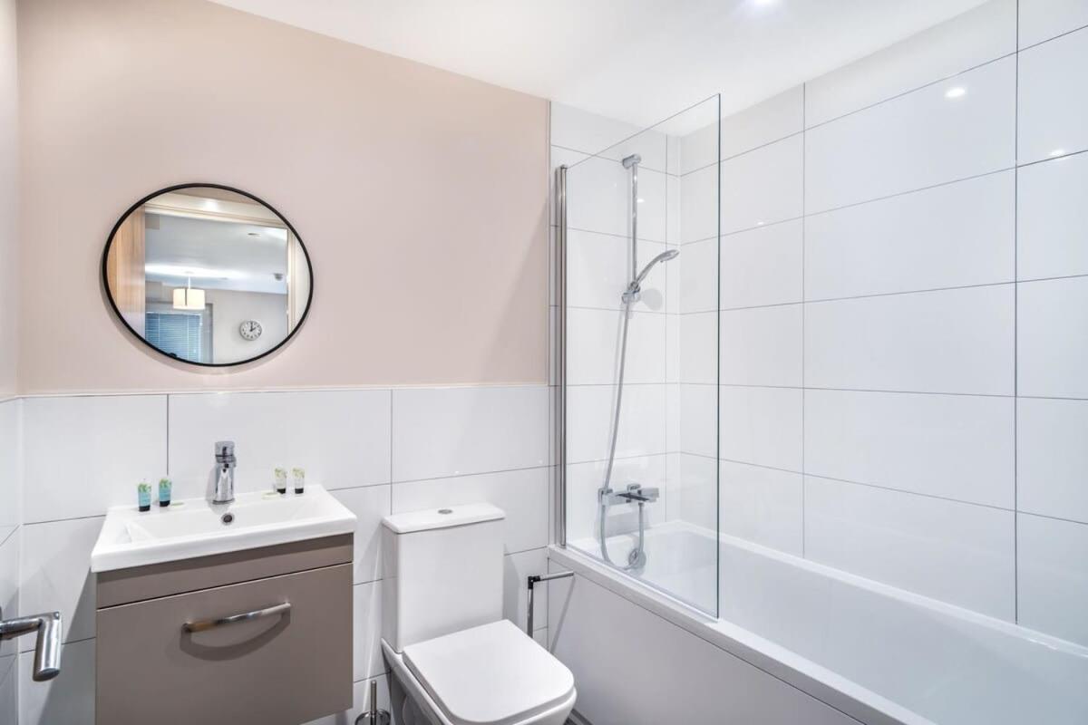 Modern & Spacious 2 Bed Apartment In Μάντσεστερ Εξωτερικό φωτογραφία