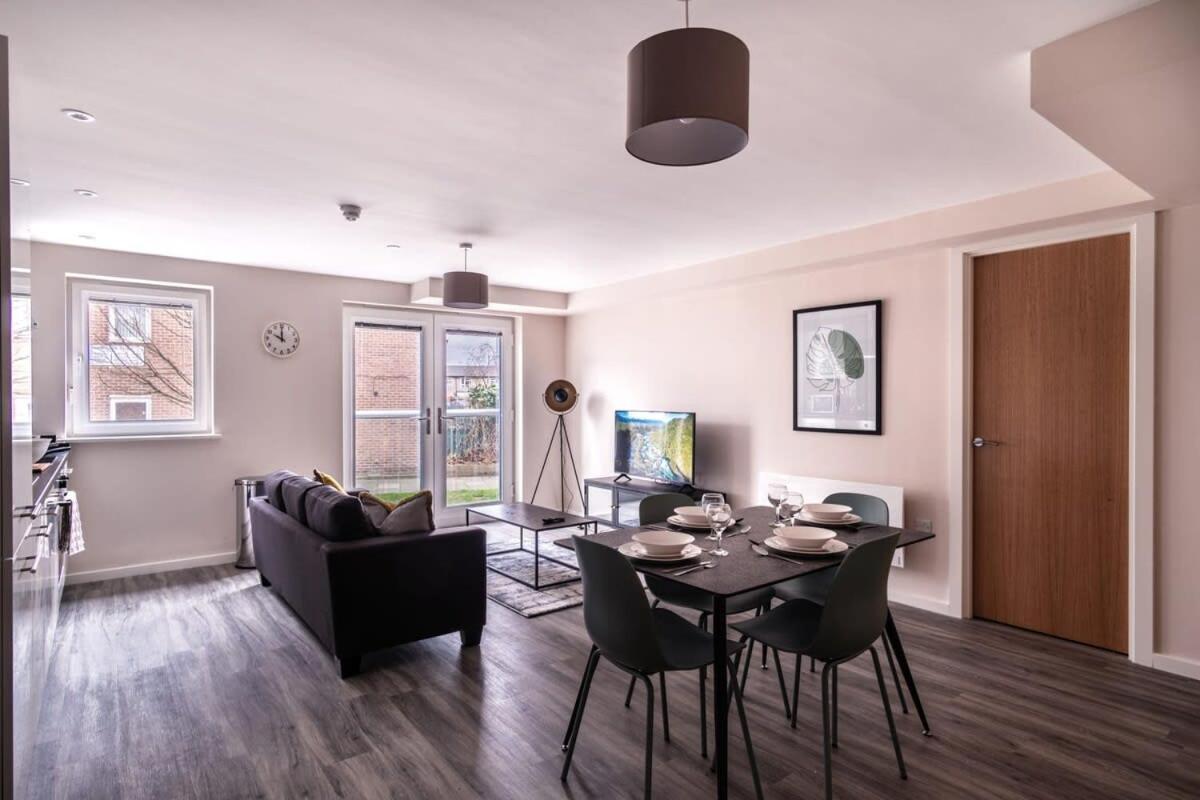 Modern & Spacious 2 Bed Apartment In Μάντσεστερ Εξωτερικό φωτογραφία