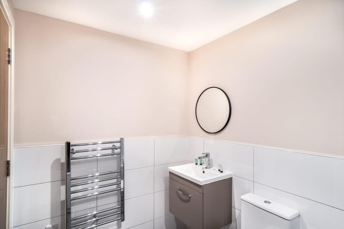 Modern & Spacious 2 Bed Apartment In Μάντσεστερ Εξωτερικό φωτογραφία